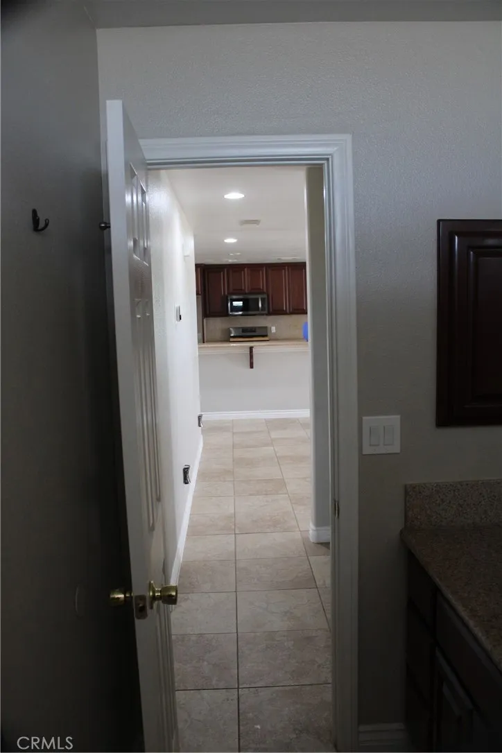 12072 Pacific Phelan, CA 92371