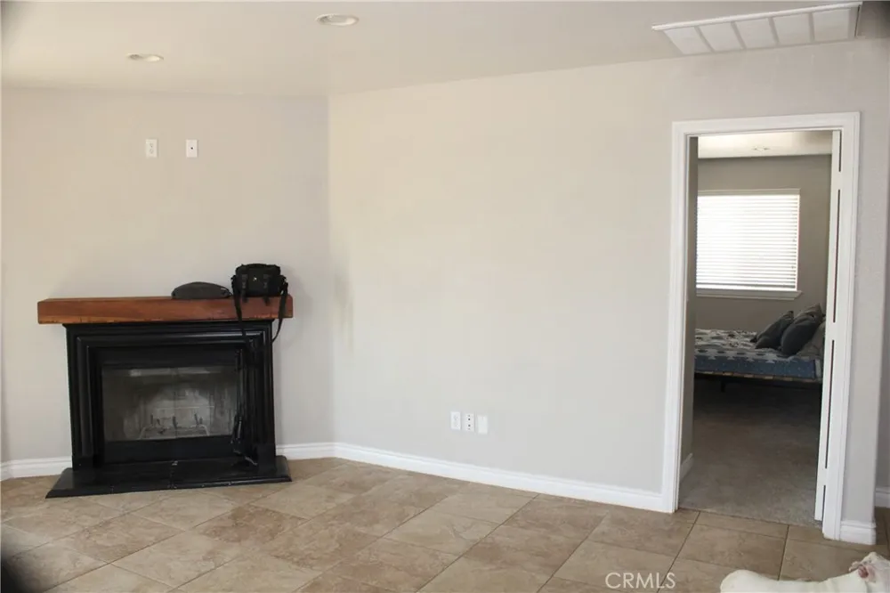 12072 Pacific Phelan, CA 92371