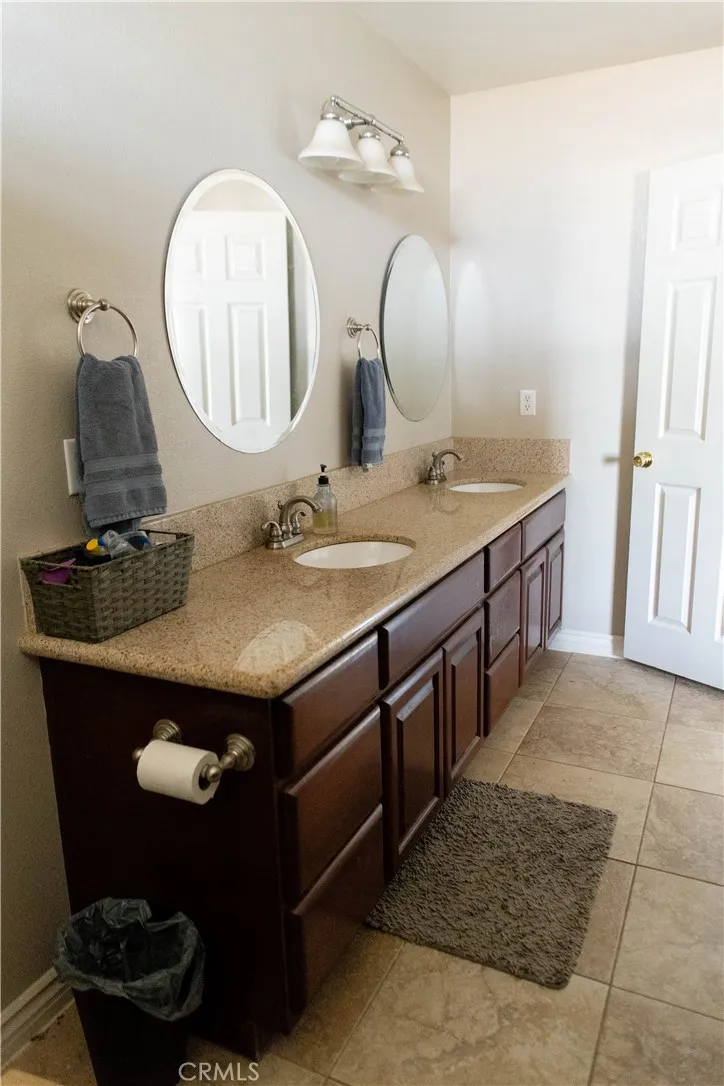 12072 Pacific Phelan, CA 92371