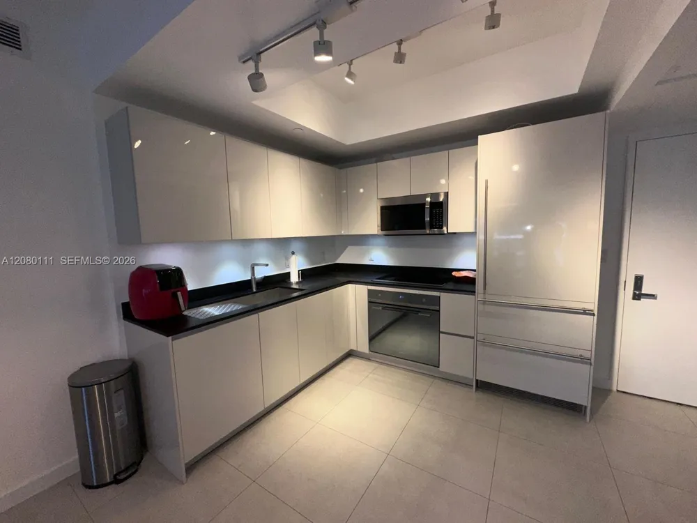 1010 Brickell Ave #4507 Miami, FL 33131