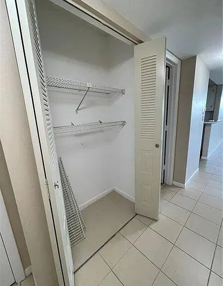 3001 W Rolling Hills #608 Davie, FL 33328