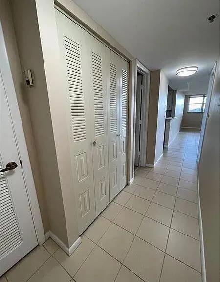 3001 W Rolling Hills #608 Davie, FL 33328