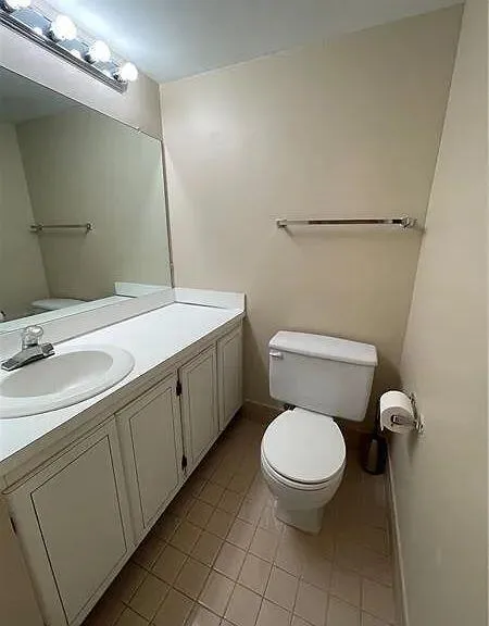 3001 W Rolling Hills #608 Davie, FL 33328