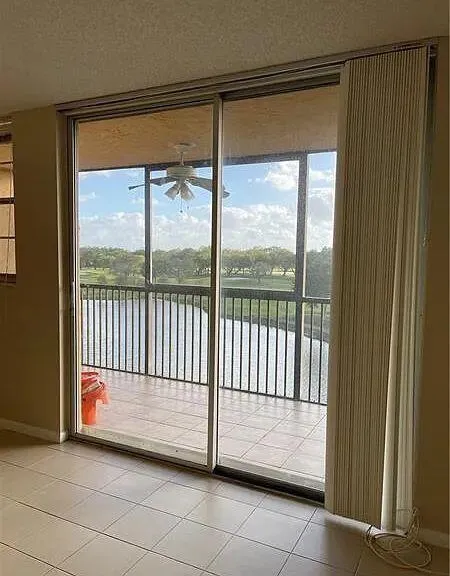 3001 W Rolling Hills #608 Davie, FL 33328