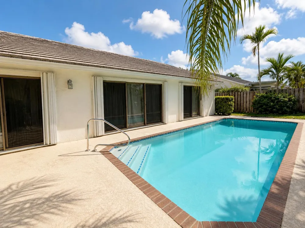400 SEQUOIA LANE Boca Raton, FL 33487