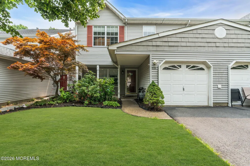 516 Woodbine Lane Lakewood, NJ 08701
