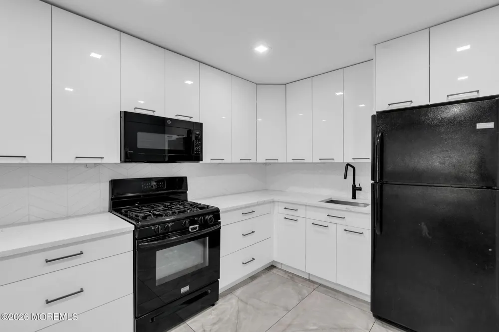 516 Woodbine Lane Lakewood, NJ 08701