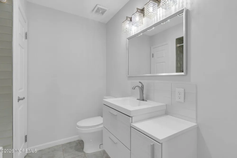 516 Woodbine Lane Lakewood, NJ 08701