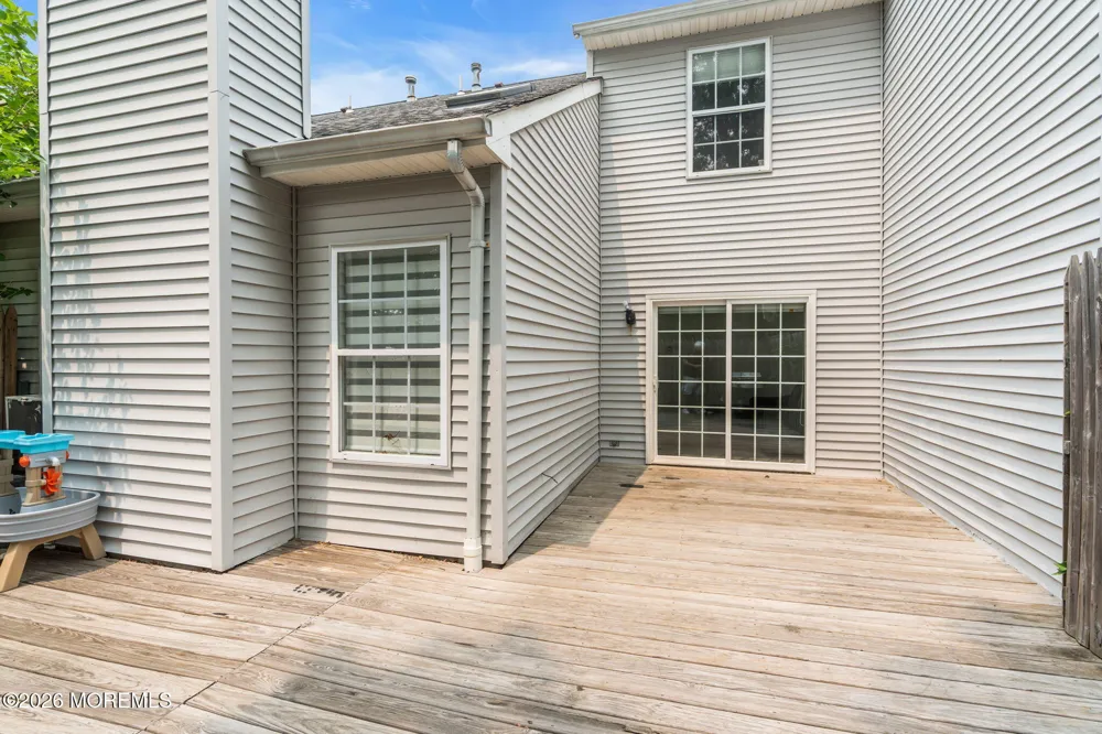 516 Woodbine Lane Lakewood, NJ 08701