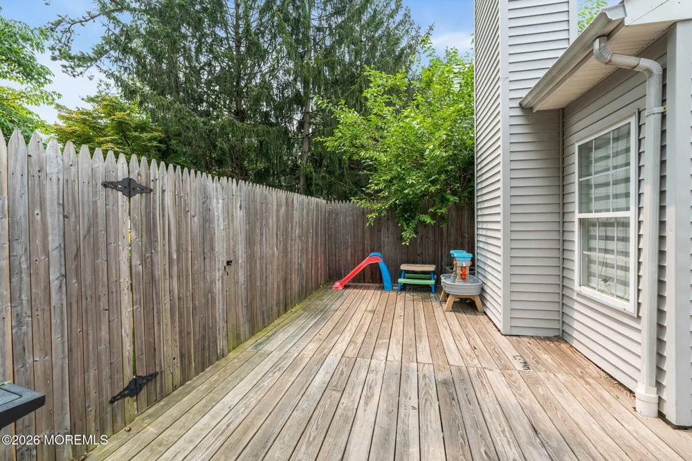 516 Woodbine Lane Lakewood, NJ 08701