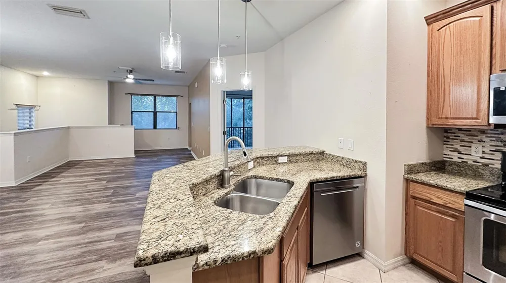 4218 VIA PIEDRA CIRCLE #4-201 Sarasota, FL 34233