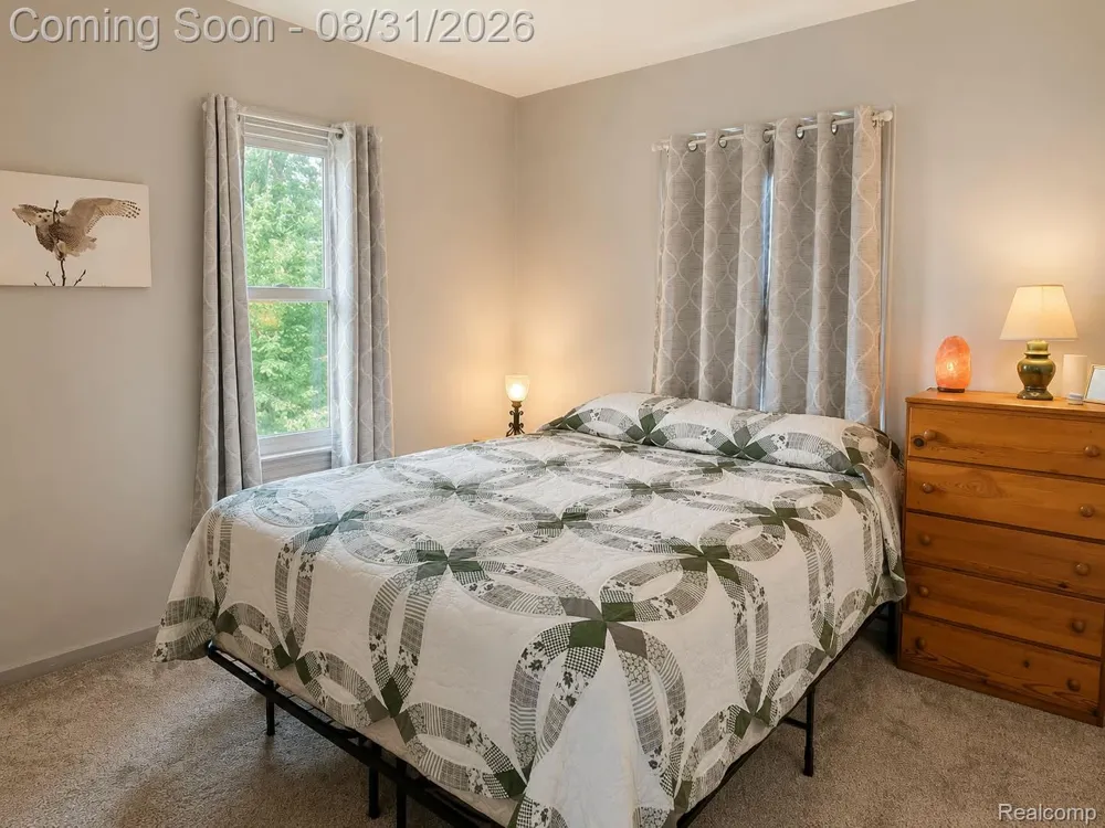 279 W 21st Street Holland City, MI 49423