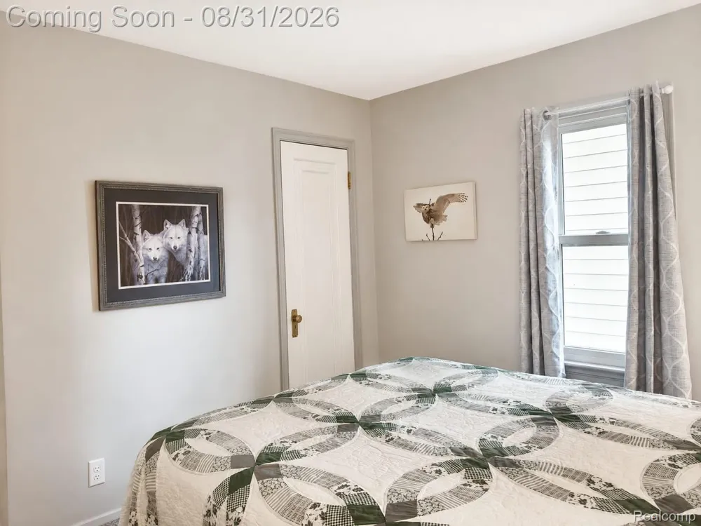 279 W 21st Street Holland City, MI 49423