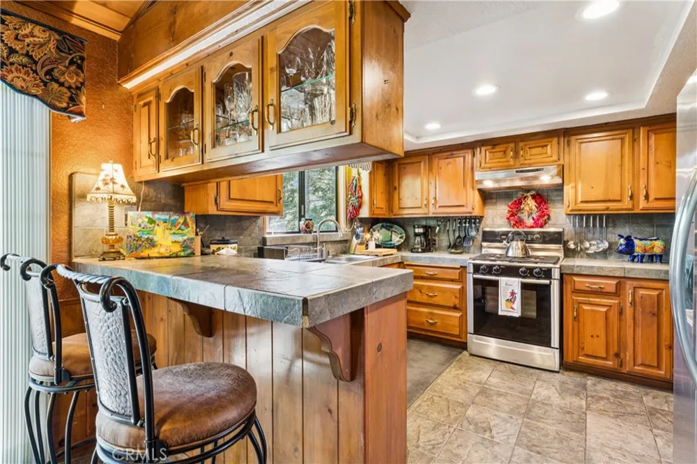 901 Nesthorn Crestline, CA 92325