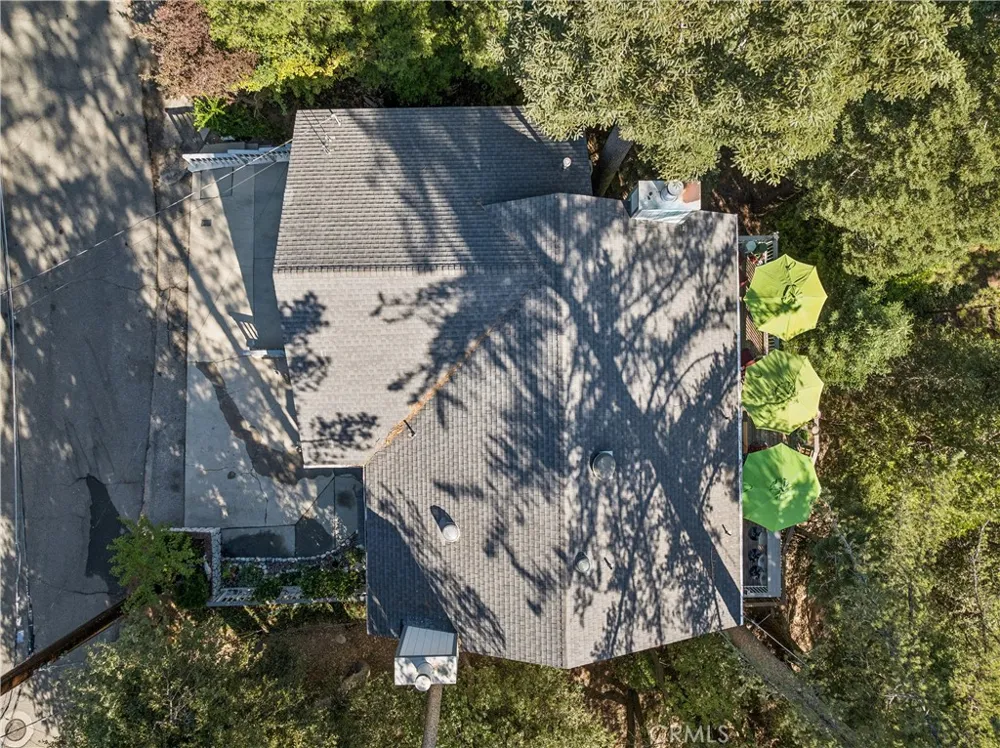901 Nesthorn Crestline, CA 92325