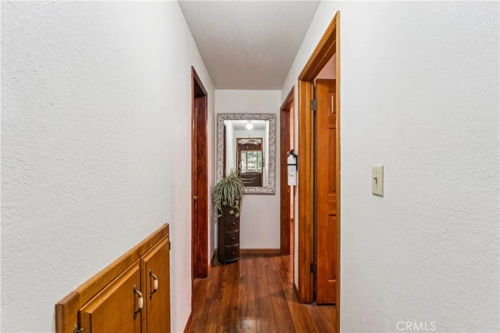 901 Nesthorn Crestline, CA 92325