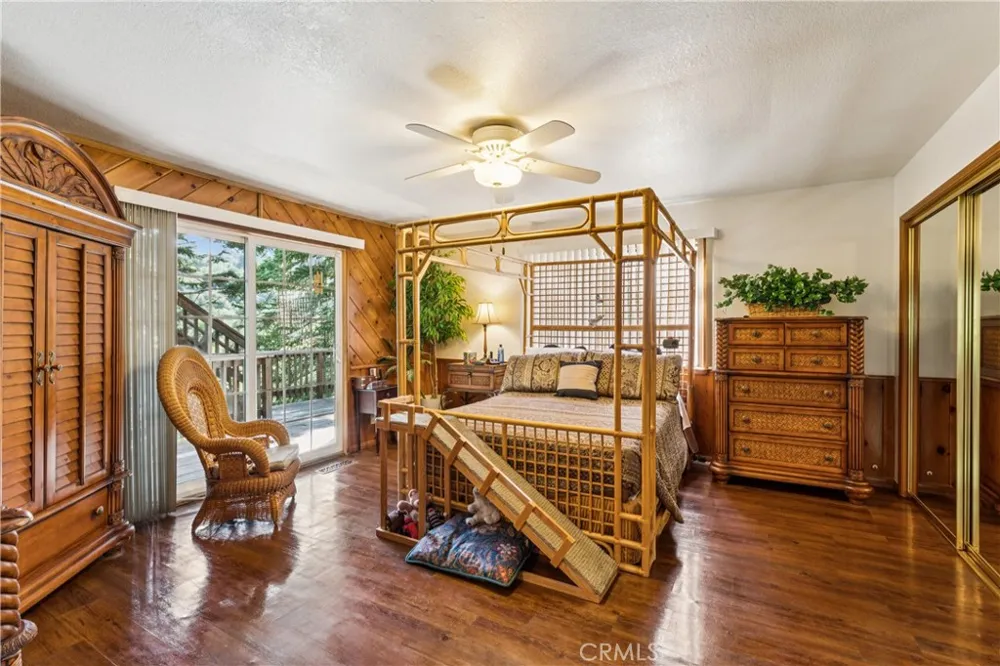 901 Nesthorn Crestline, CA 92325