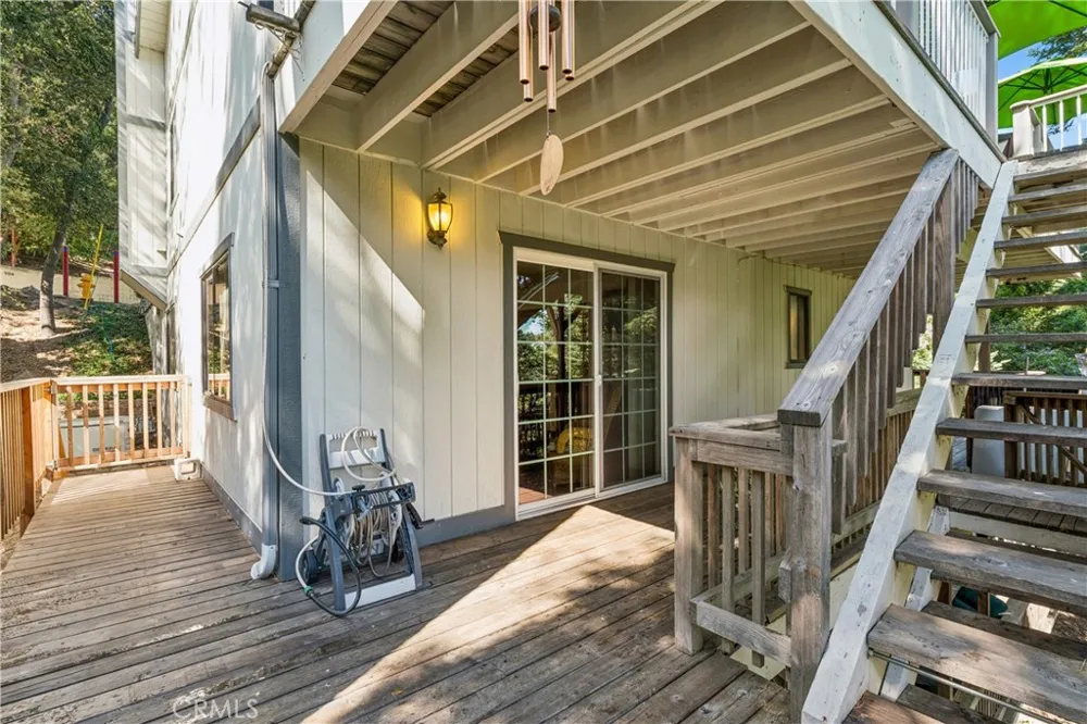 901 Nesthorn Crestline, CA 92325