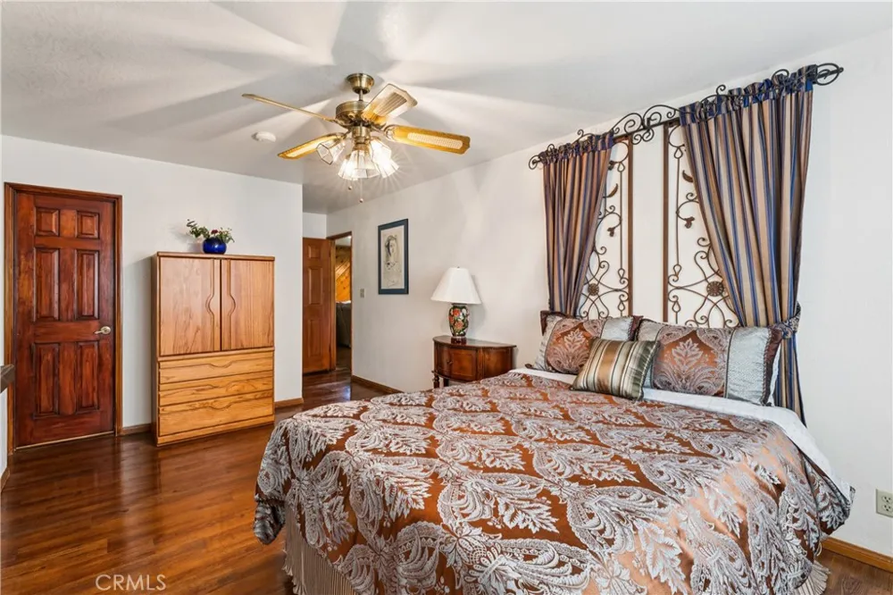901 Nesthorn Crestline, CA 92325