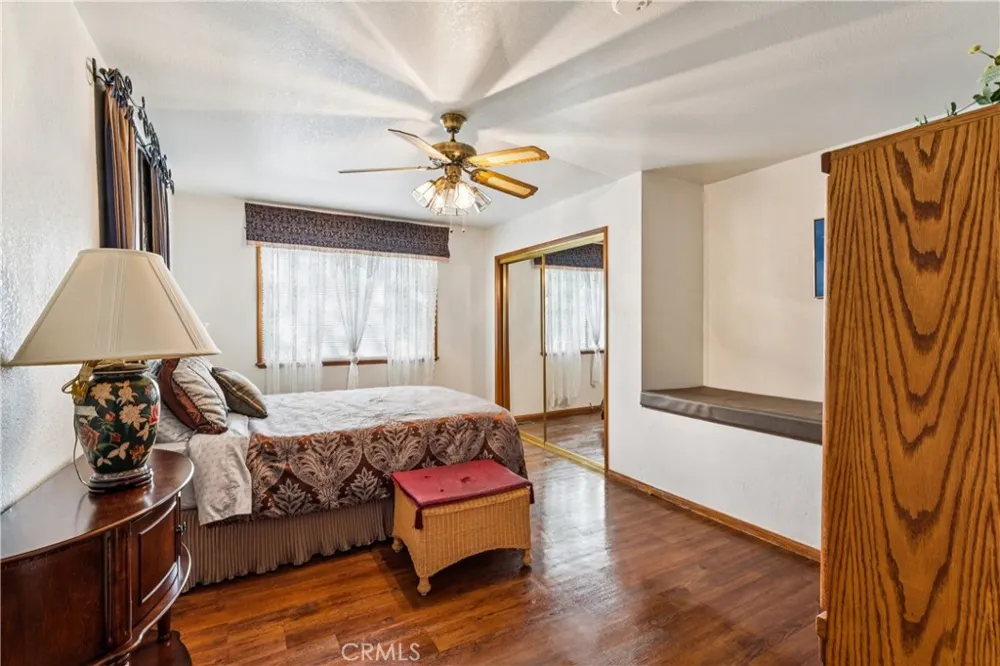 901 Nesthorn Crestline, CA 92325
