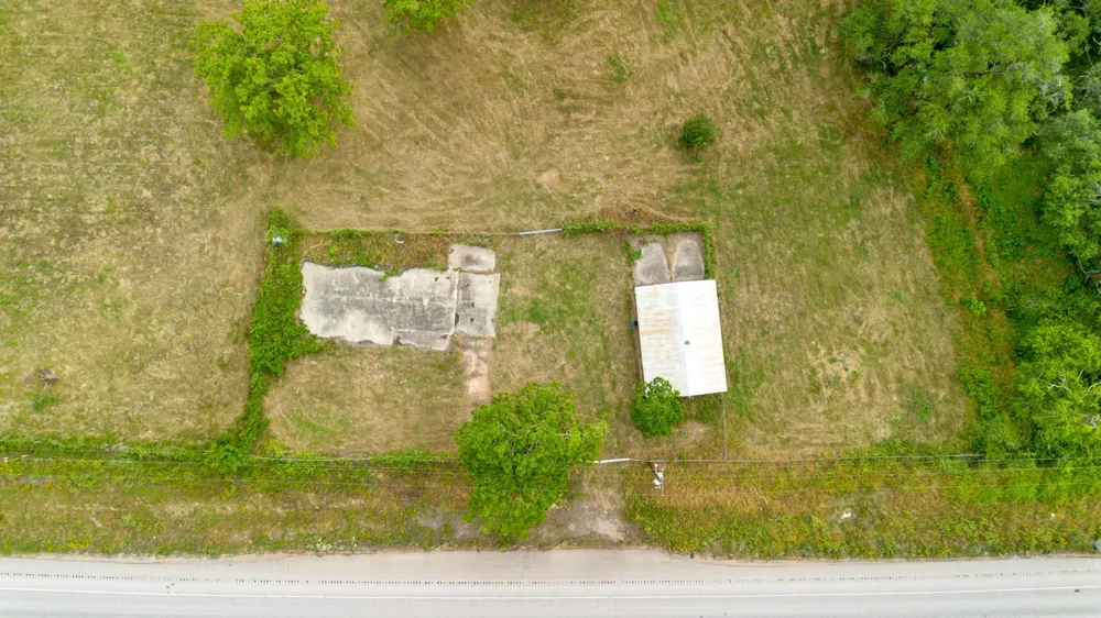 4882 E Us Highway 90a Alleyton, TX 78935
