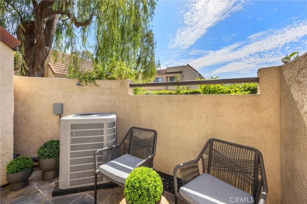 121 Grenada Laguna Niguel, CA 92677
