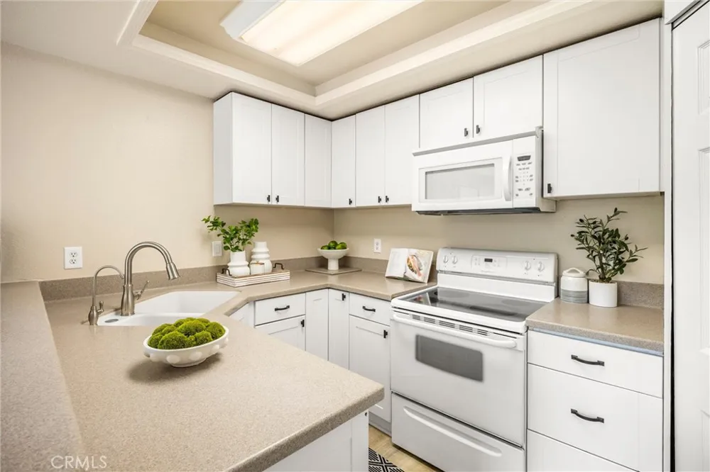 121 Grenada Laguna Niguel, CA 92677
