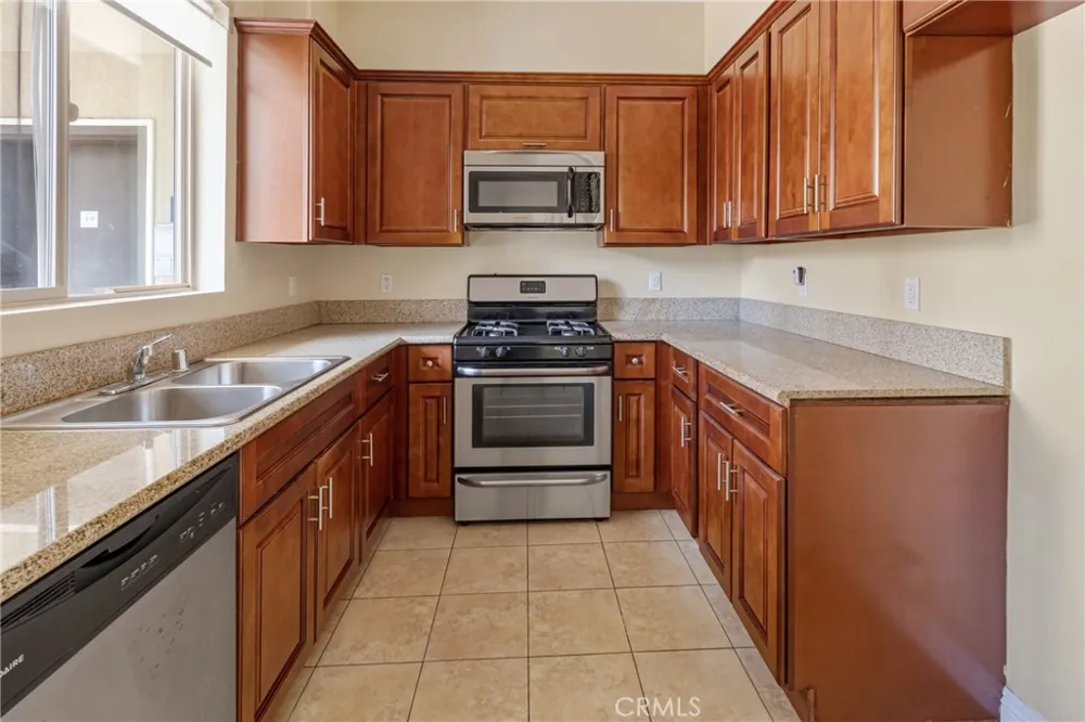 15435 Vanowen Street #207 Van Nuys, CA 91406