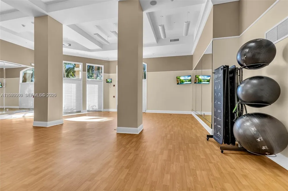 17150 Bay Rd #2201 Sunny Isles Beach, FL 33160