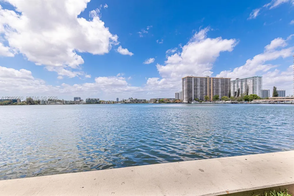 17150 Bay Rd #2201 Sunny Isles Beach, FL 33160