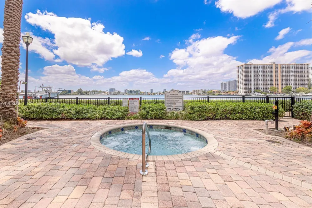 17150 Bay Rd #2201 Sunny Isles Beach, FL 33160