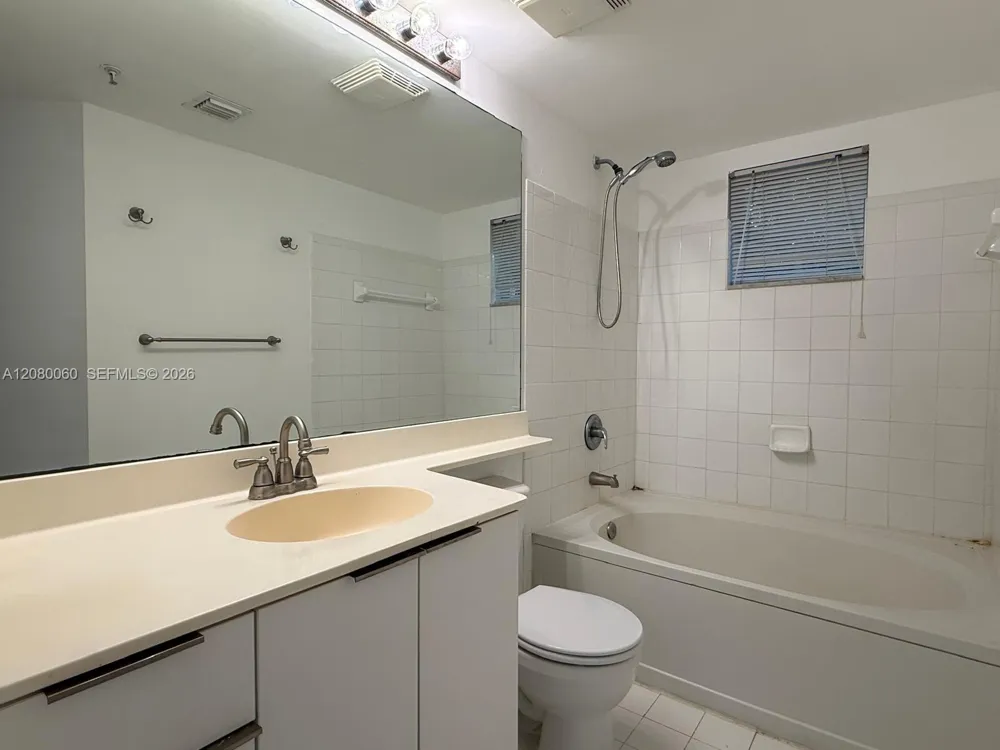 17150 Bay Rd #2201 Sunny Isles Beach, FL 33160