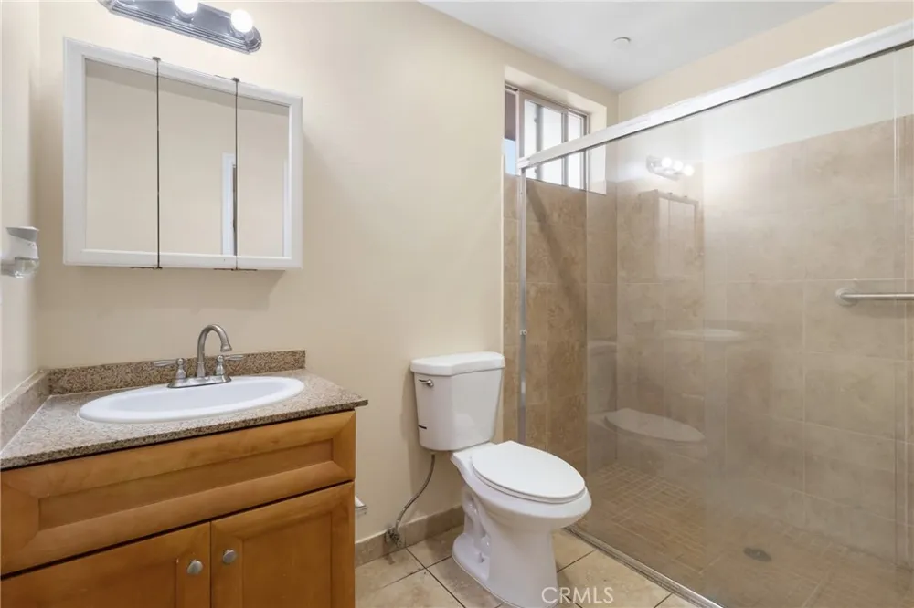 15435 Vanowen Street #208 Van Nuys, CA 91406