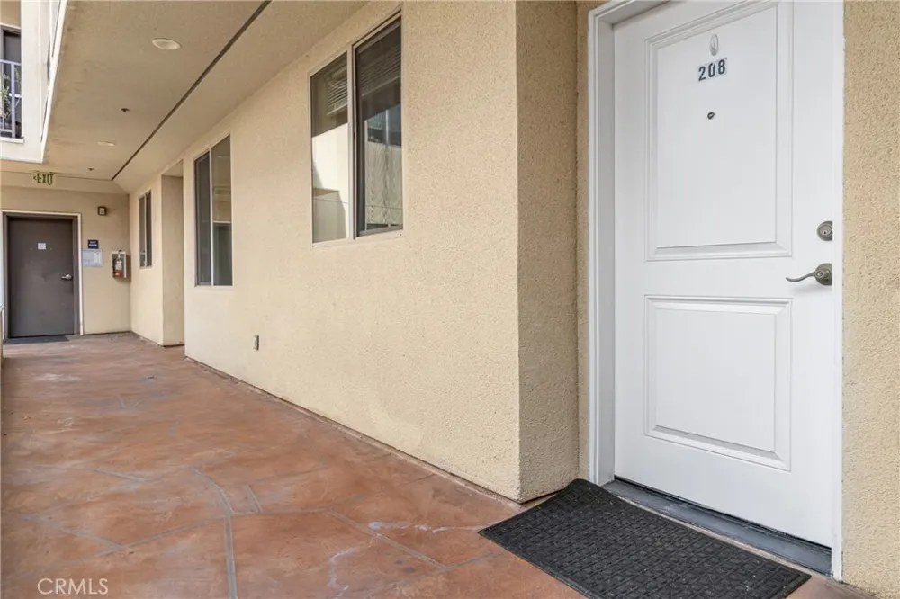15435 Vanowen Street #208 Van Nuys, CA 91406