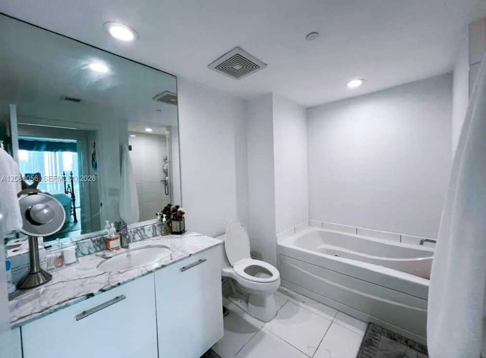55 SE 6th St #2304 Miami, FL 33131