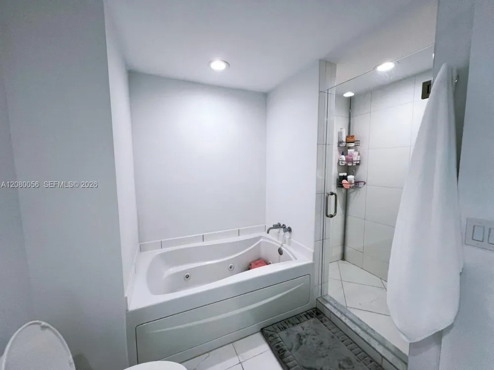 55 SE 6th St #2304 Miami, FL 33131