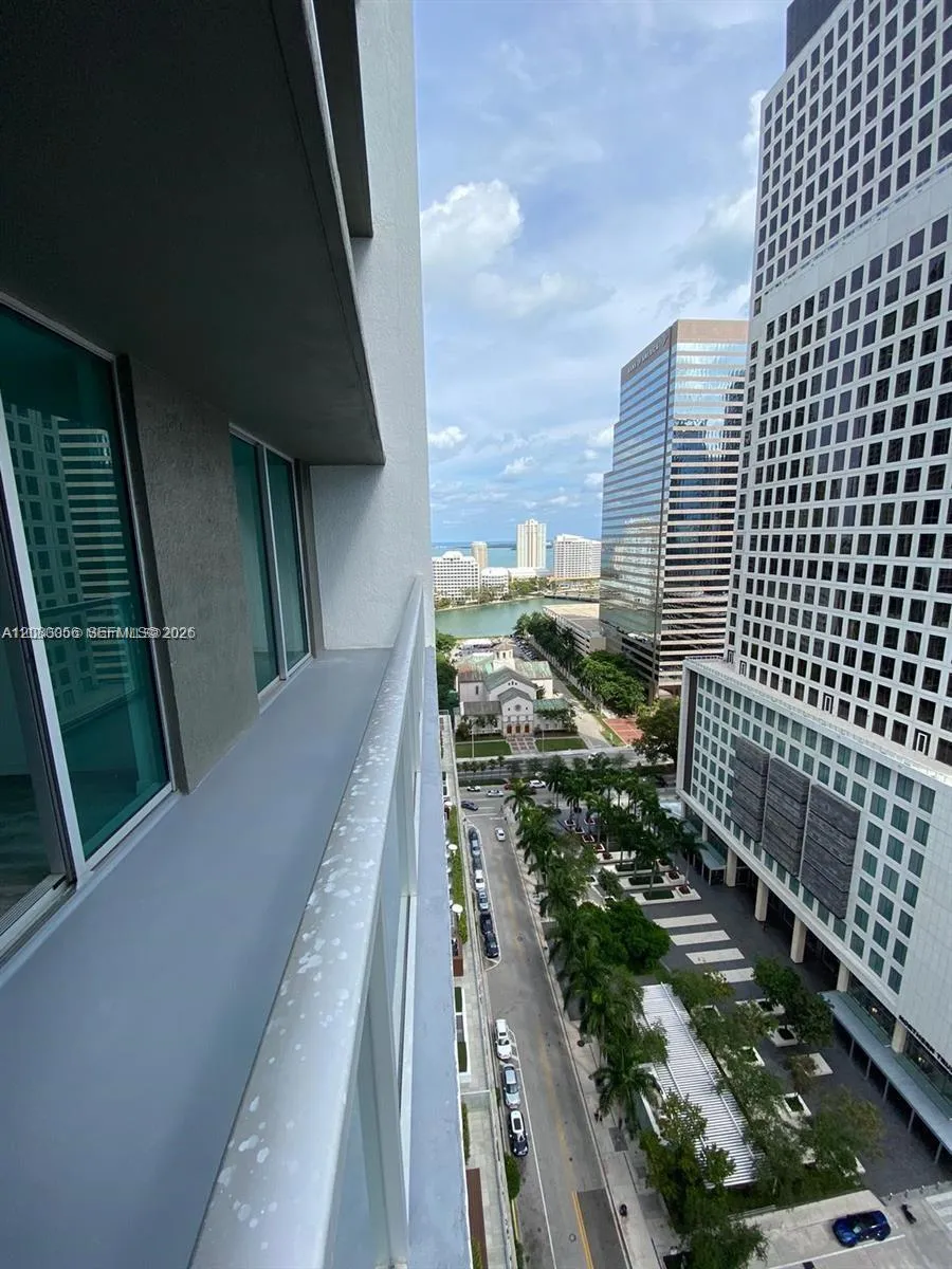 55 SE 6th St #2304 Miami, FL 33131