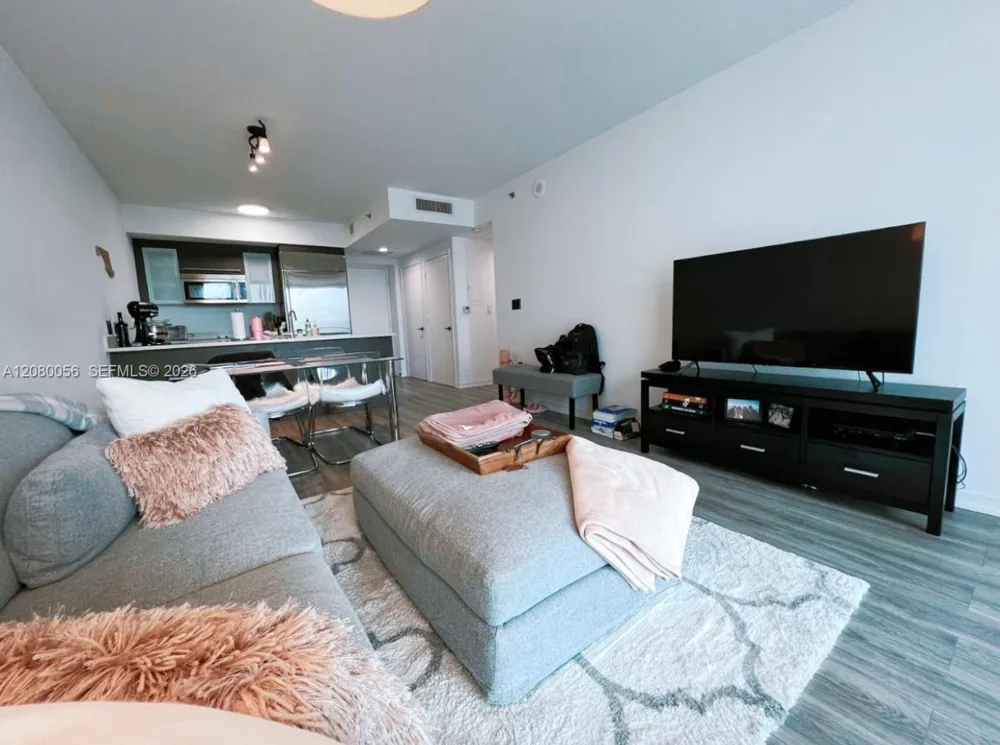 55 SE 6th St #2304 Miami, FL 33131