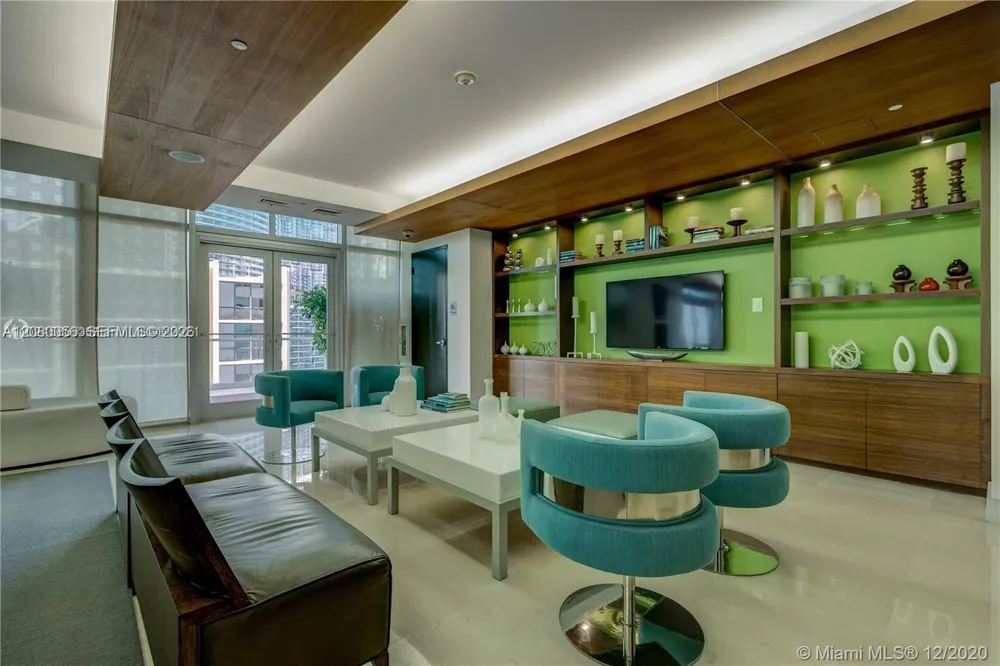 55 SE 6th St #2304 Miami, FL 33131