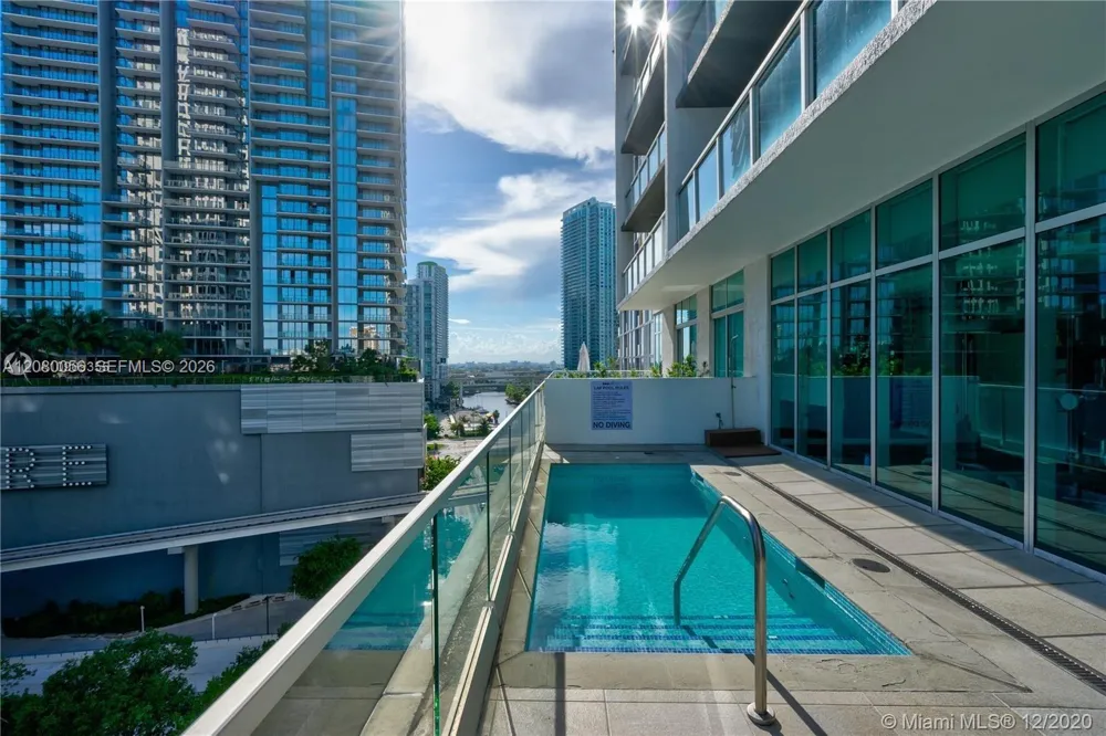 55 SE 6th St #2304 Miami, FL 33131