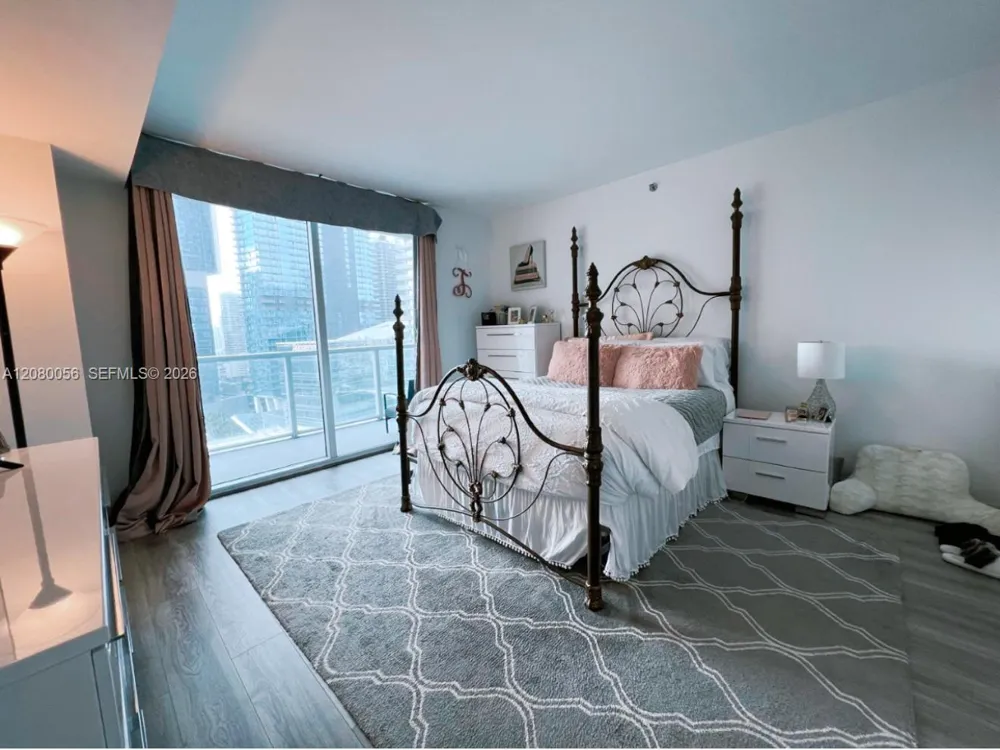 55 SE 6th St #2304 Miami, FL 33131