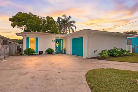 4920 PELICAN DRIVE