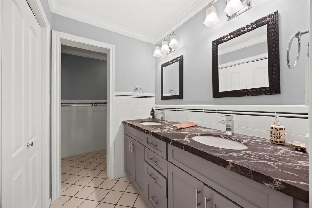 7516 Olympia Drive Houston, TX 77063