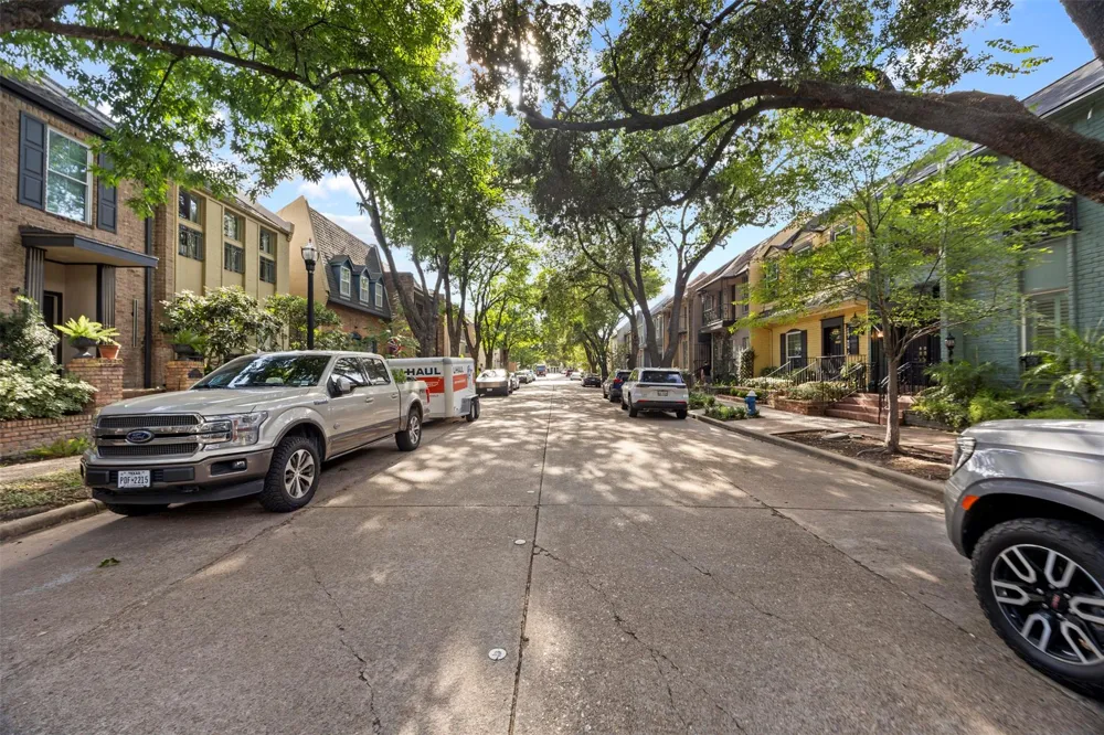 7516 Olympia Drive Houston, TX 77063