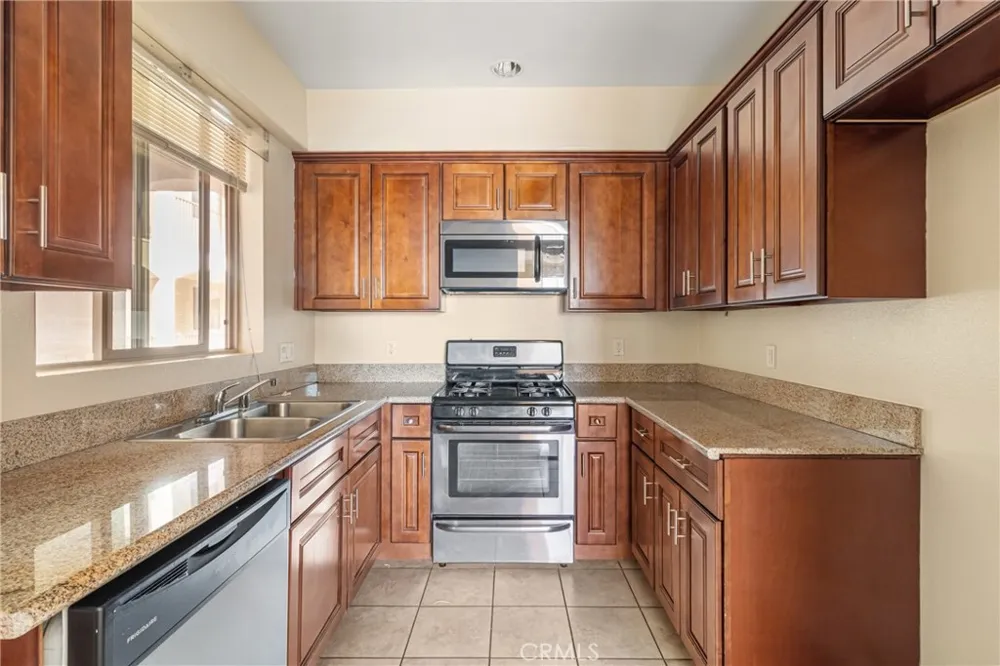 15435 Vanowen Street #301 Van Nuys, CA 91406