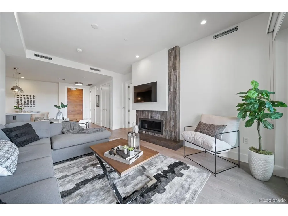 155 Steele Street #812 Denver, CO 80206