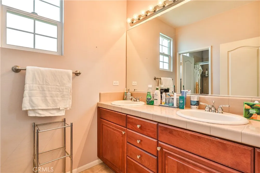1886 Richards Upland, CA 91784