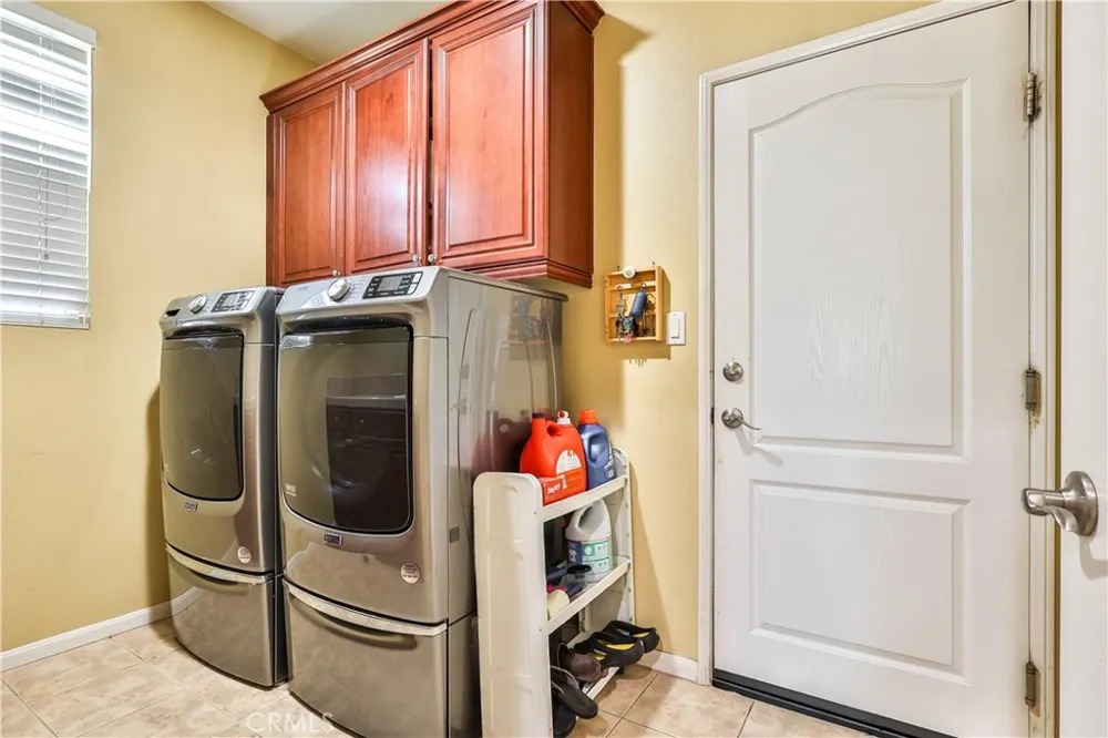 1886 Richards Upland, CA 91784