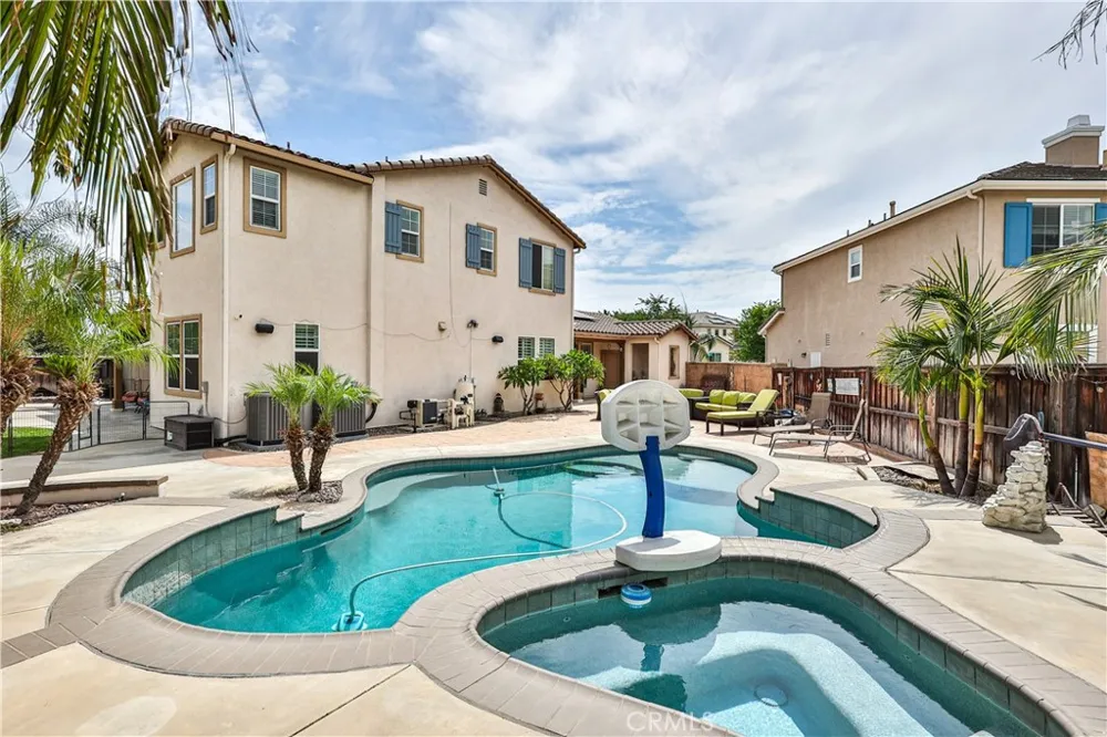 1886 Richards Upland, CA 91784