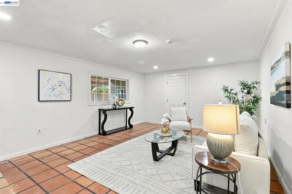 824 Moraga Dr San Leandro, CA 94578